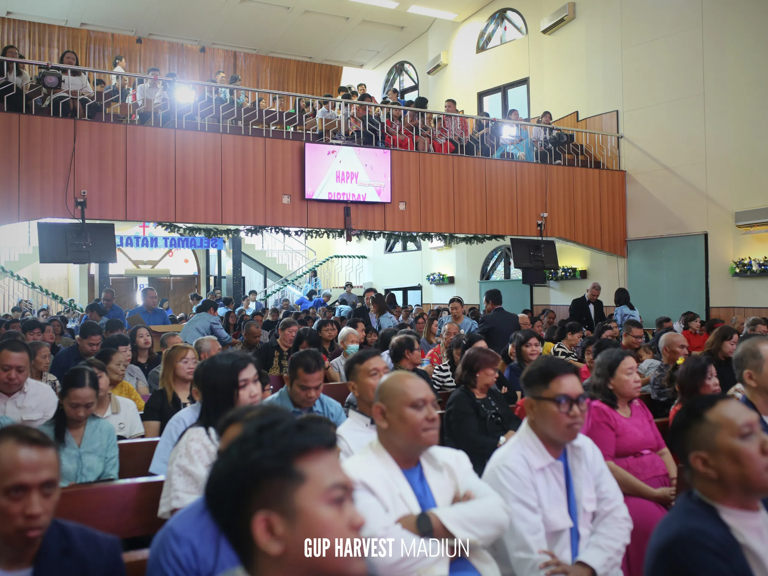 Dokumentasi kegiatan jemaat di GUP Harvest Church