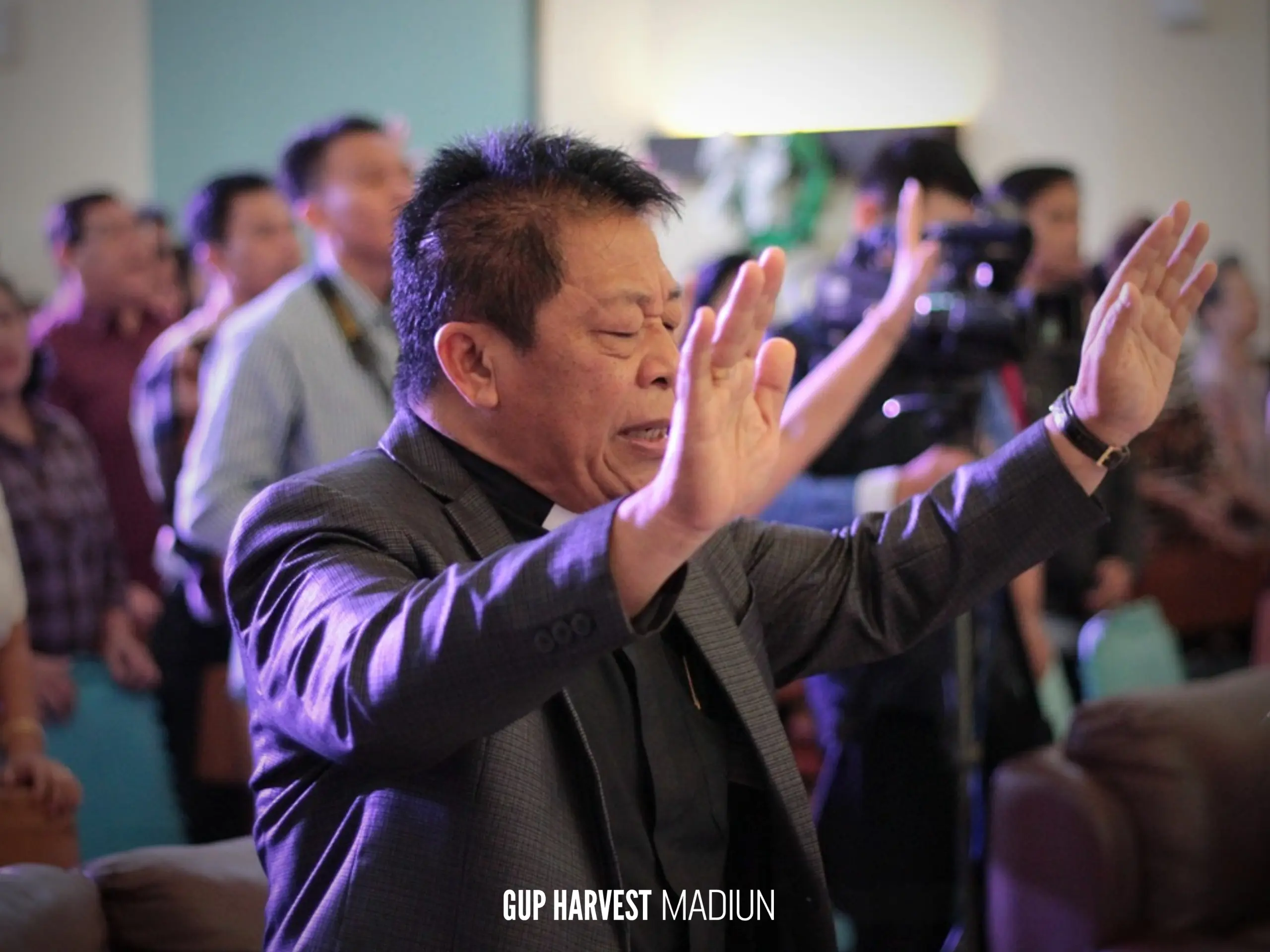 Suasana ibadah jemaat di GUP Harvest Church