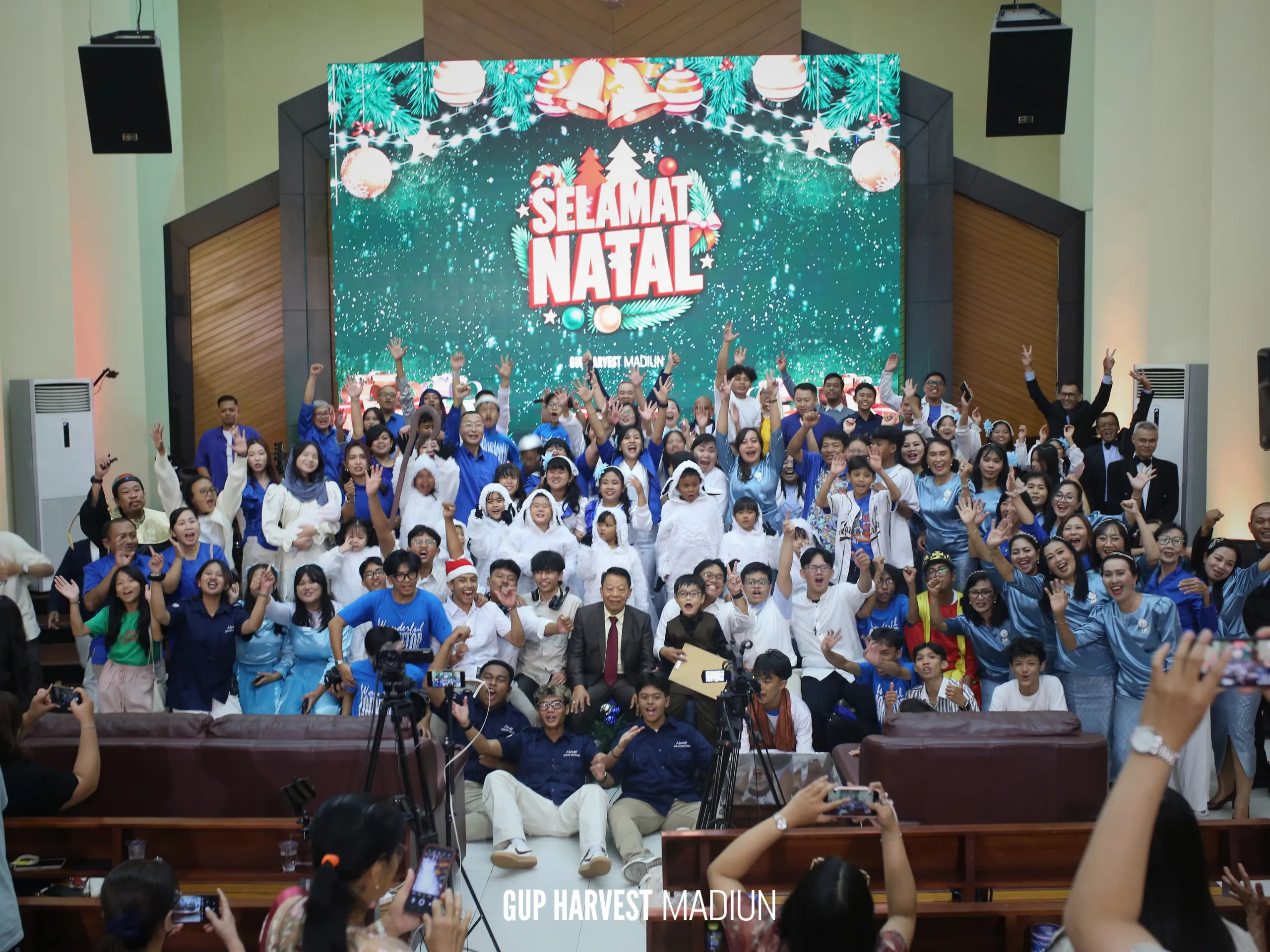 Suasana ibadah Natal GUP Harvest Church bersama jemaat